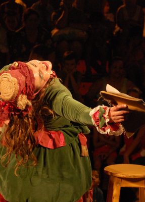 DIÁLOGOS DA CENA: DEBAIXO DAS SAIAS DE YONARA, INÊS E JULIA